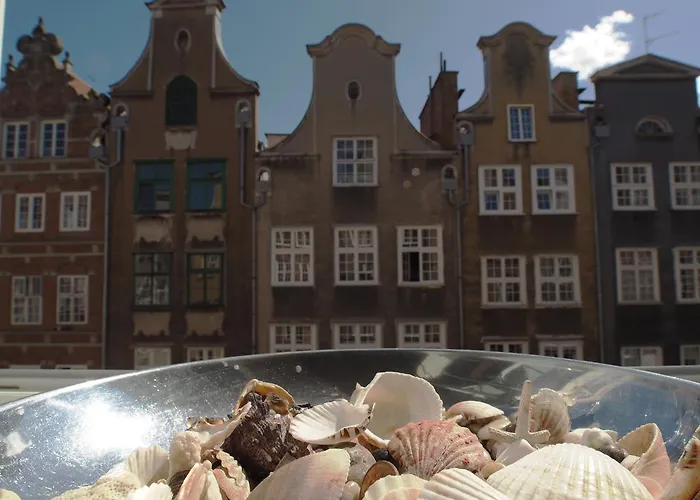 Grand-tourist Amber Center