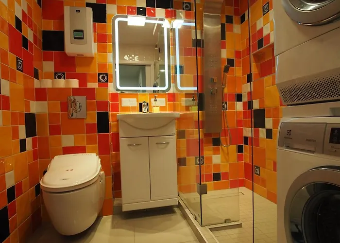 Grand-tourist Amber Center